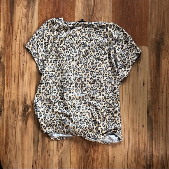 Cheetah Print knot tee - Picture 3 of 4